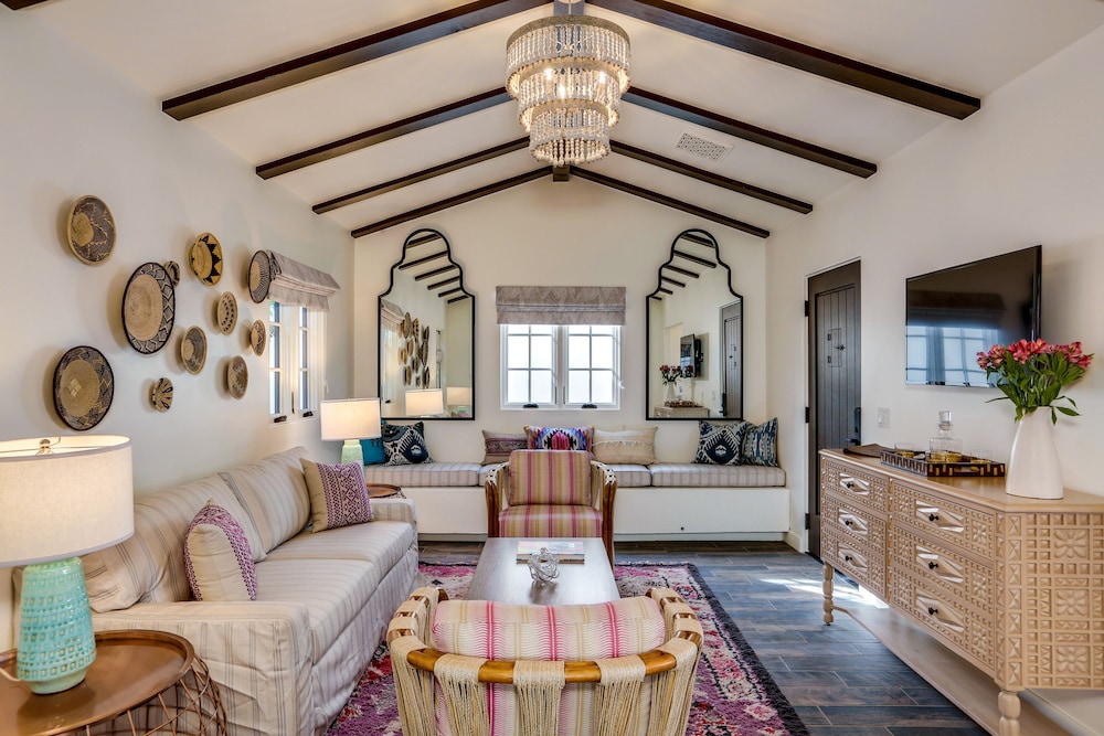 Romantic Studio Suite