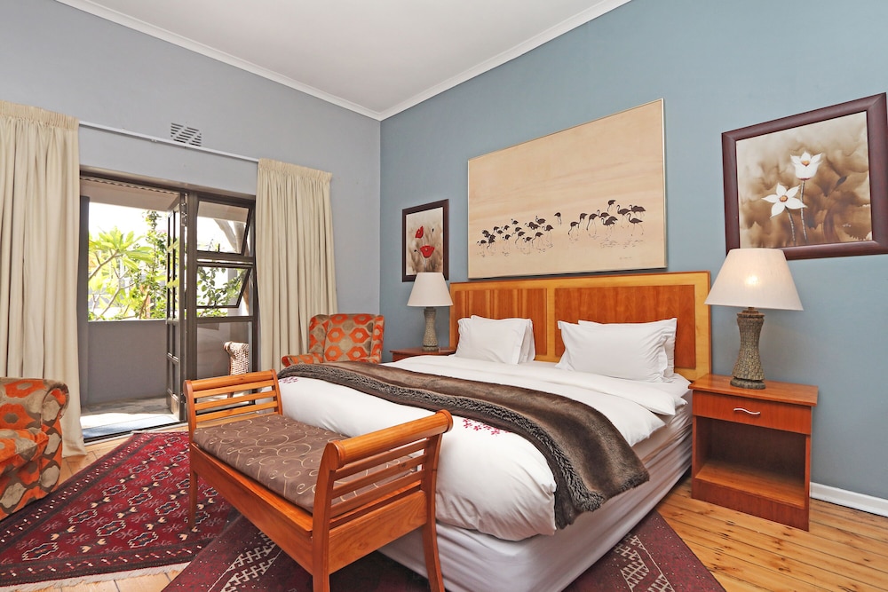 Family Room, 2 Bedrooms