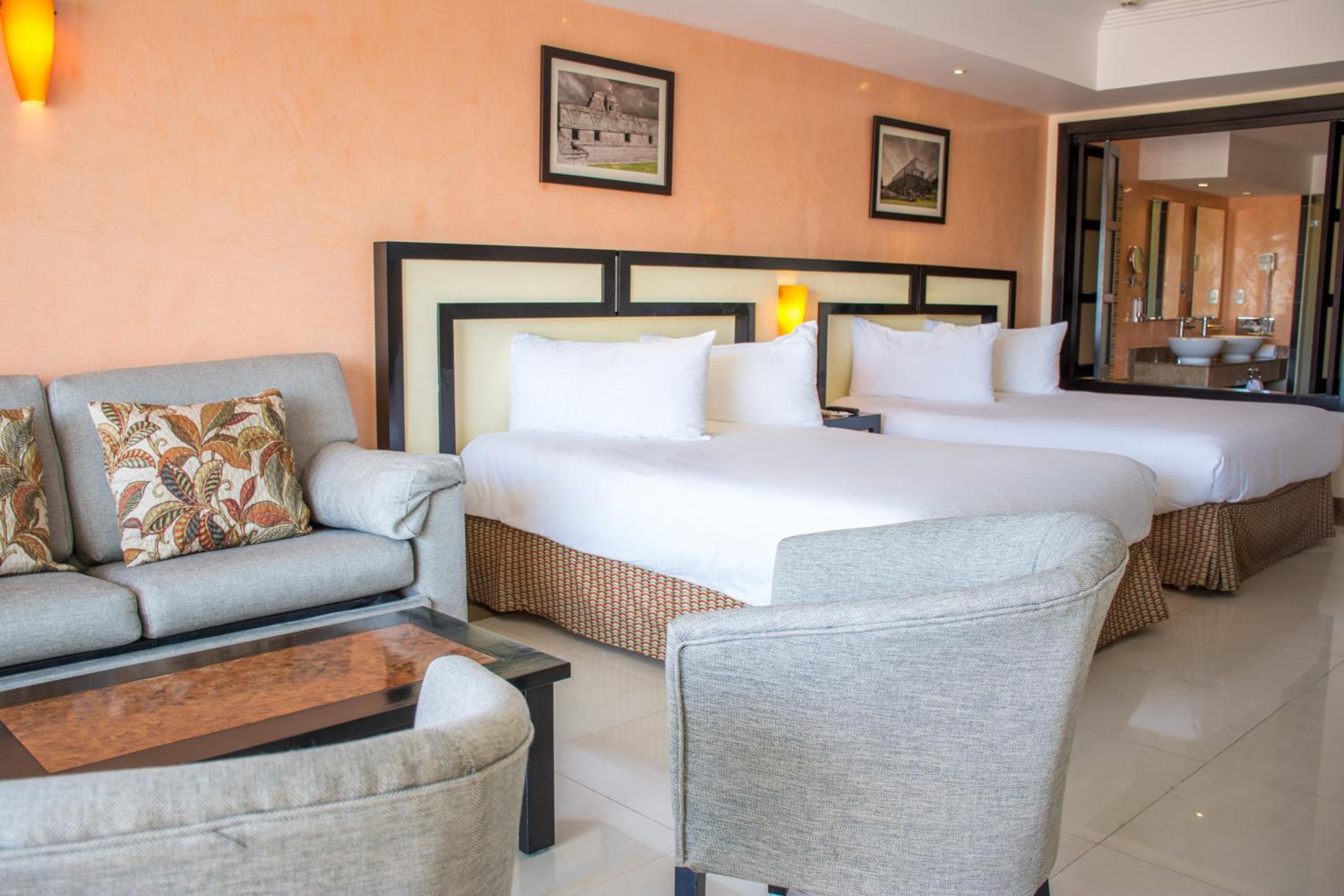 Riviera Family Queen Junior Suite - Photo 5