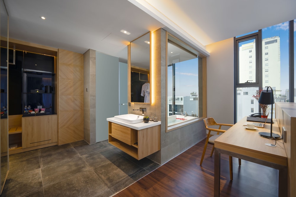Senior Suite, Bathtub photo 3