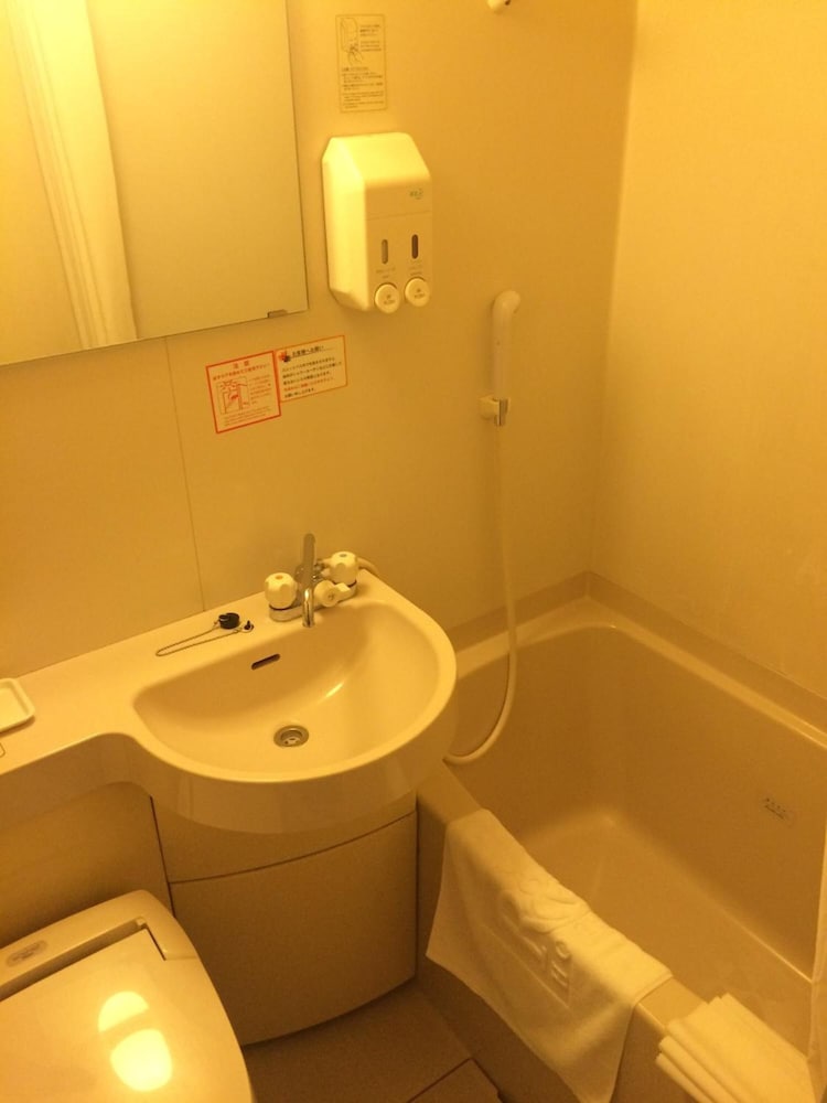 Small Double, Non Smoking - Photo 7