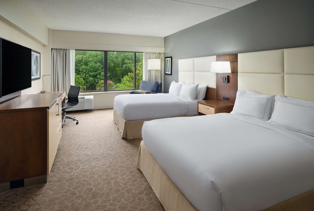 Classic Room, 2 Queen Beds - Photo 5