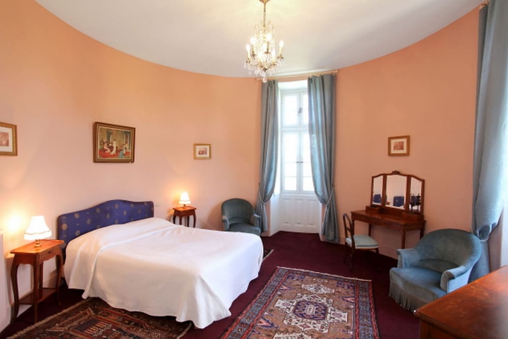 Classic Triple Room - Photo 1