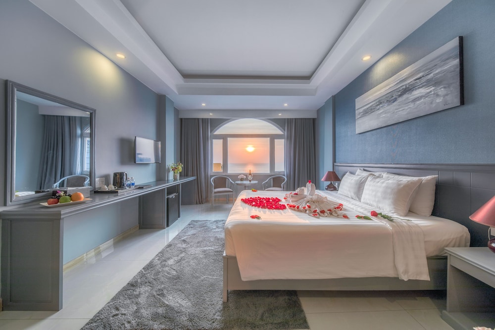 Deluxe Double Room, City View photo 2