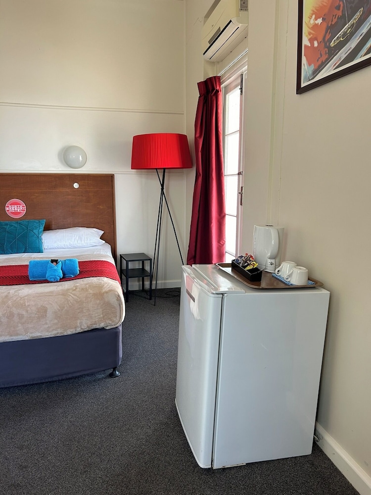 Premium Room, 1 Queen Bed, Non Smoking photo 2