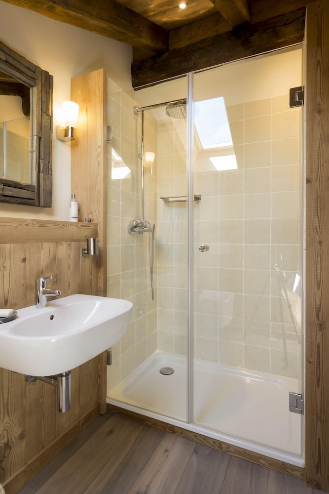 Exclusive Chalet, 2 Bedrooms photo 3