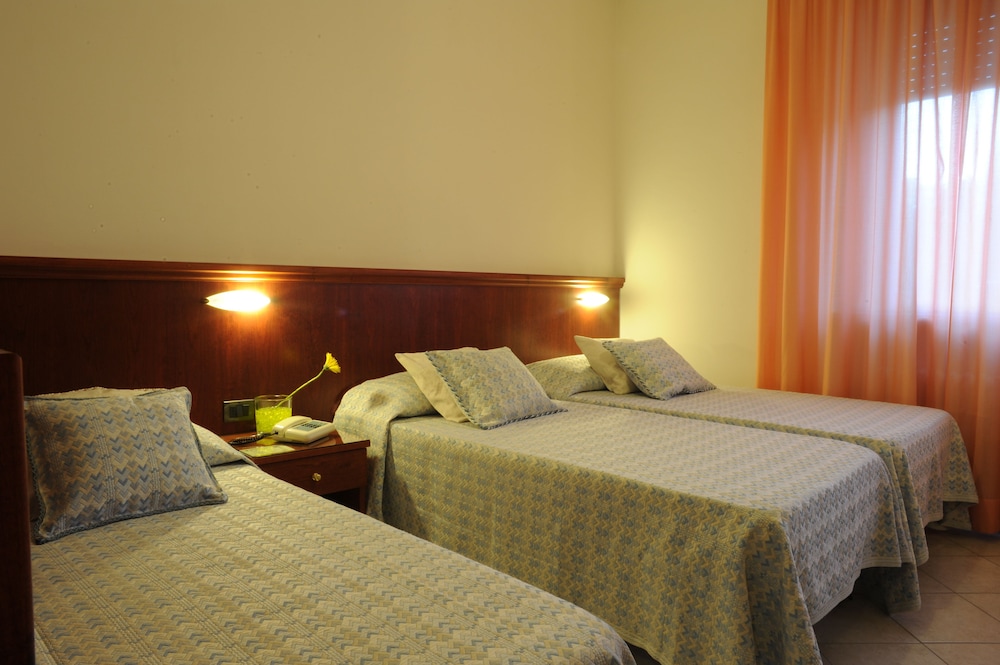 Triple Room - Photo 1
