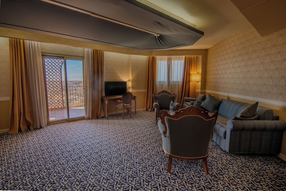 Luxury Suite, Balcony, City View photo 3
