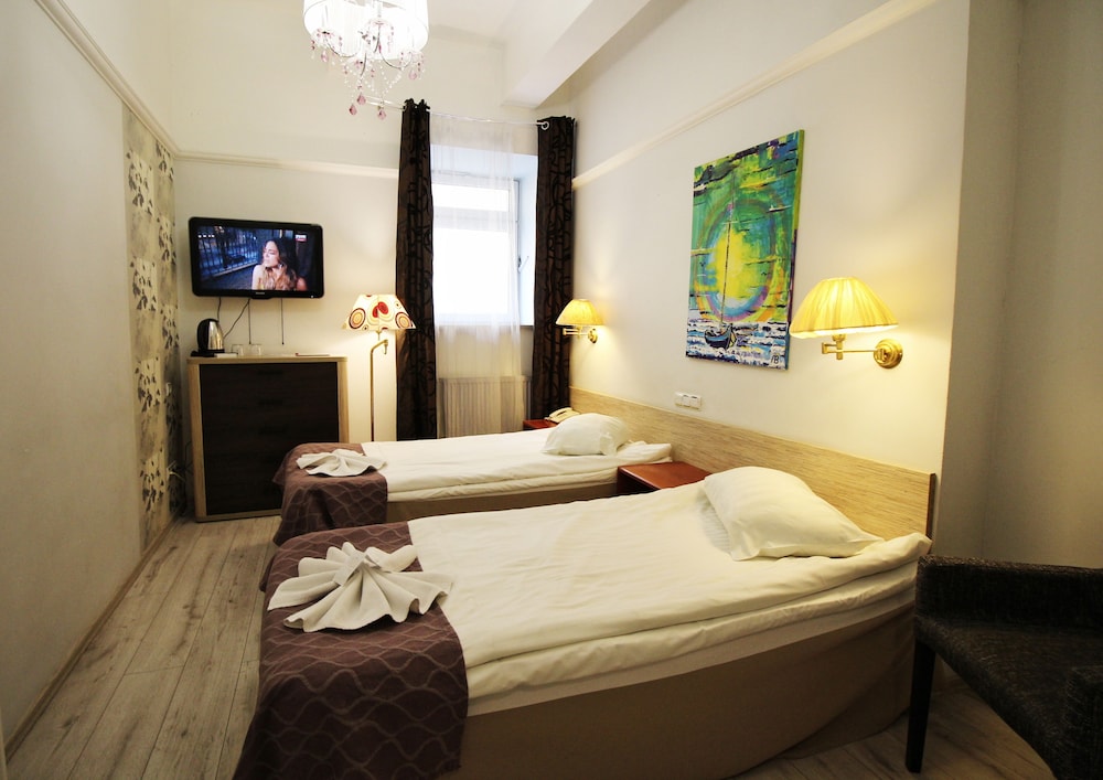 Double or Twin Room - Photo 19
