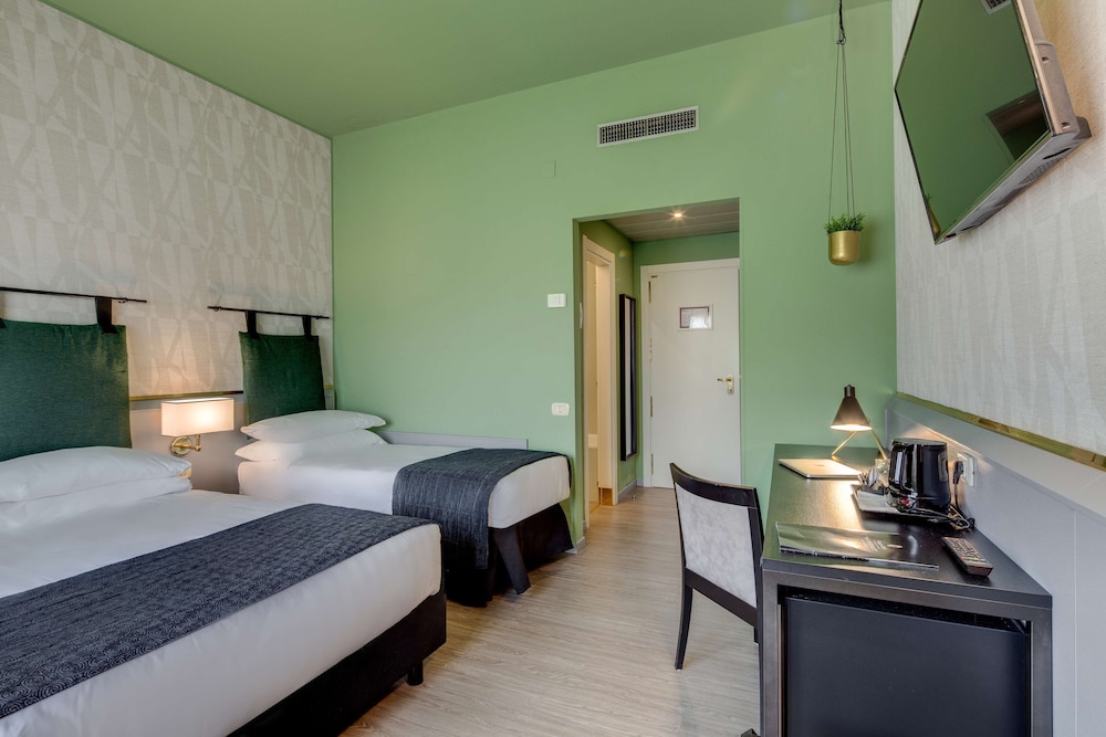 Classic Room, Multiple Beds photo 2