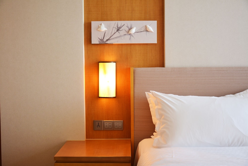 Room, 2 Double Beds, Balcony, Mountain View photo 3