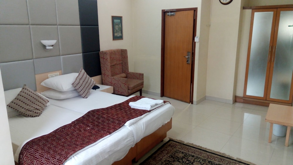 Deluxe Room - Photo 2