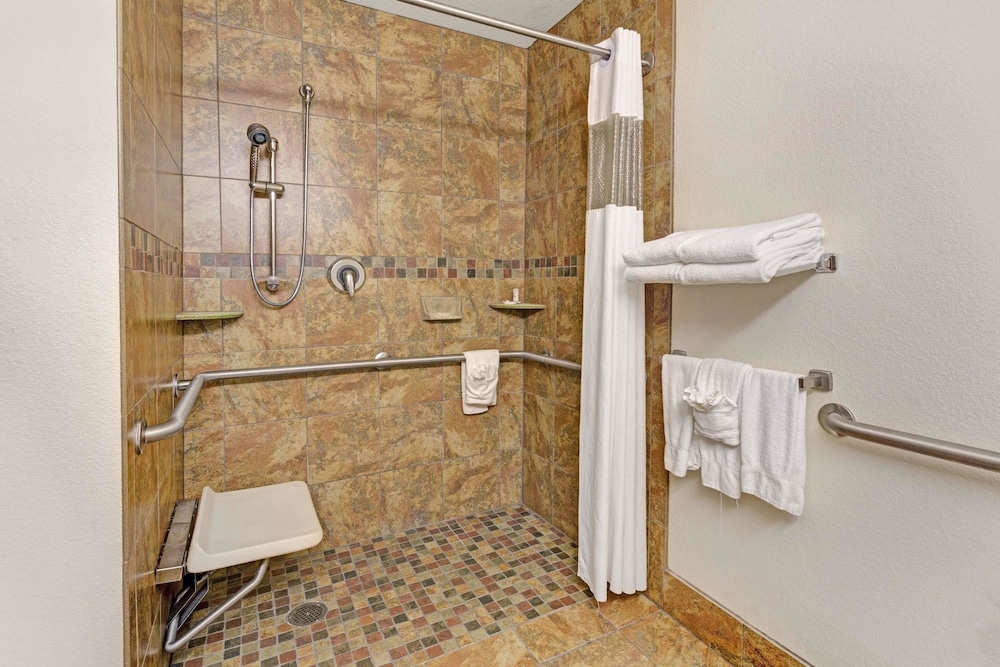 Room, Accessible - Photo 3