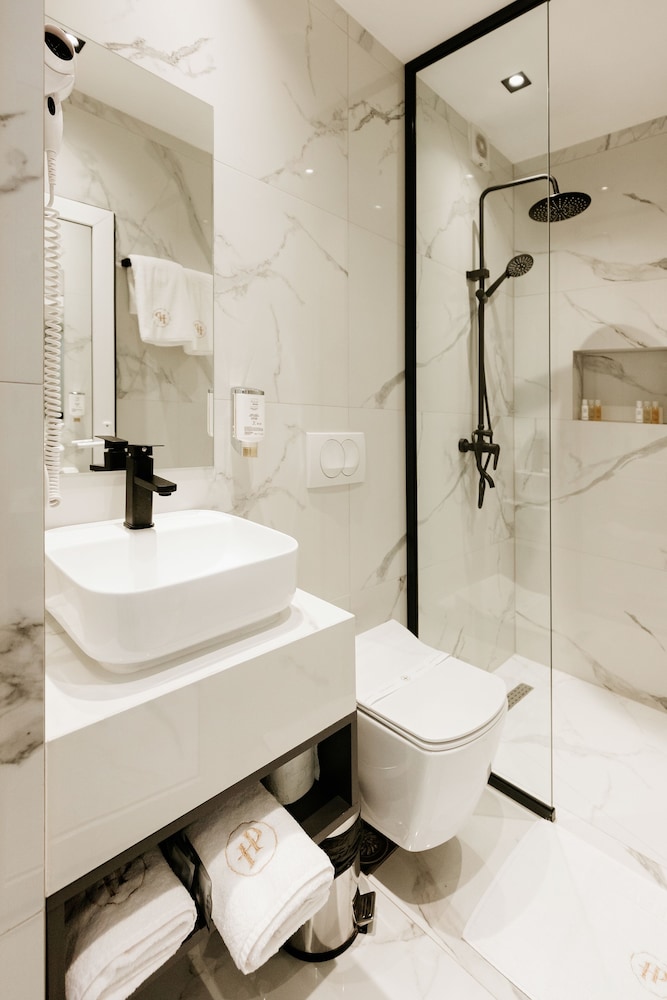 Deluxe Double Room - Photo 7
