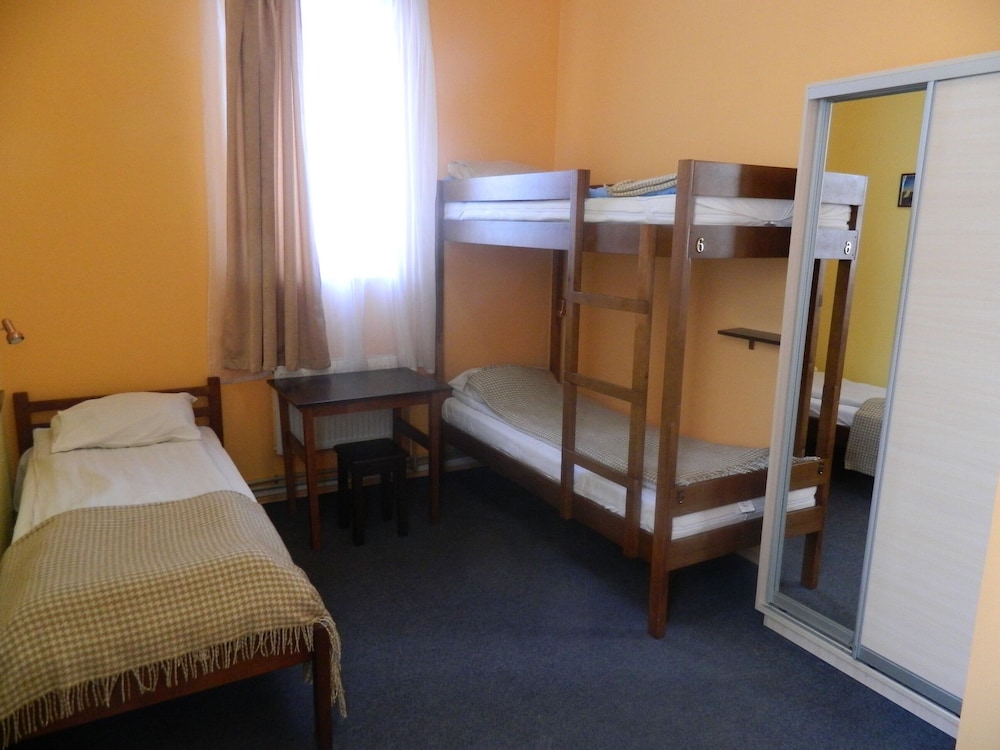 Triple Room, Shared Bathroom (Orange Mood)
