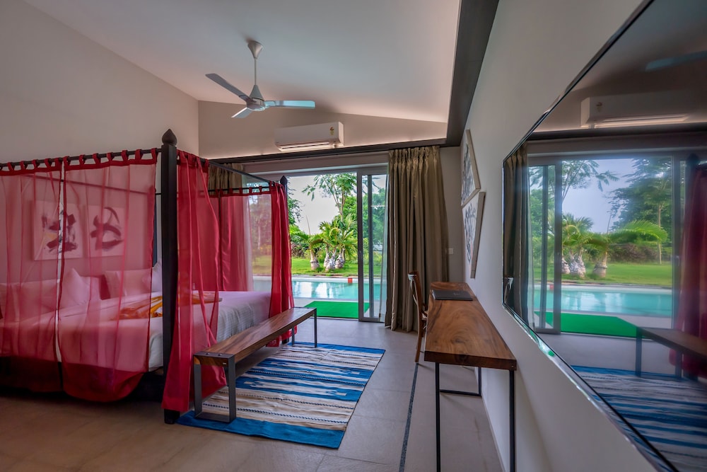 Executive Double Room, 1 Bedroom, Non Smoking, Pool Access - Photo 5