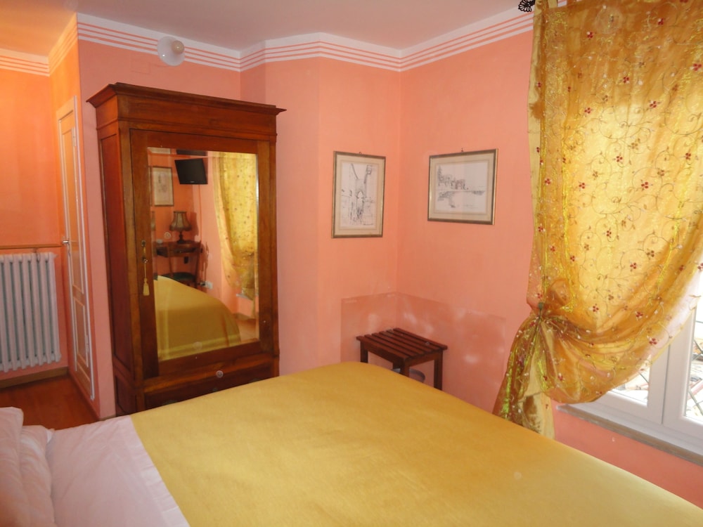 Double Room, 2 Twin Beds photo 3