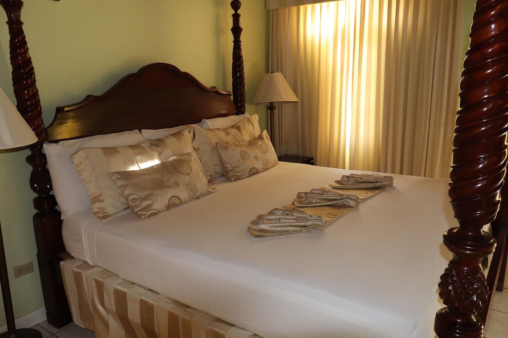 Honeymoon Suite photo 3
