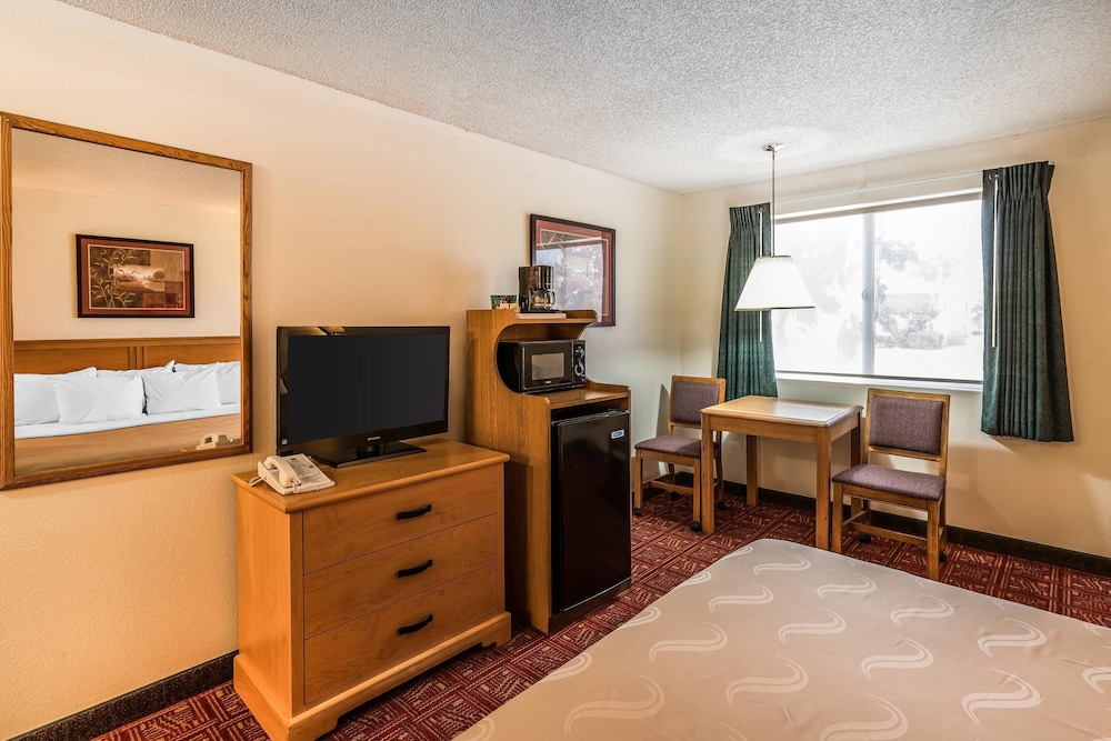 Room, 1 King Bed, Accessible, Non Smoking photo 2