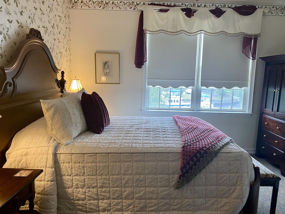 Magnolia Room