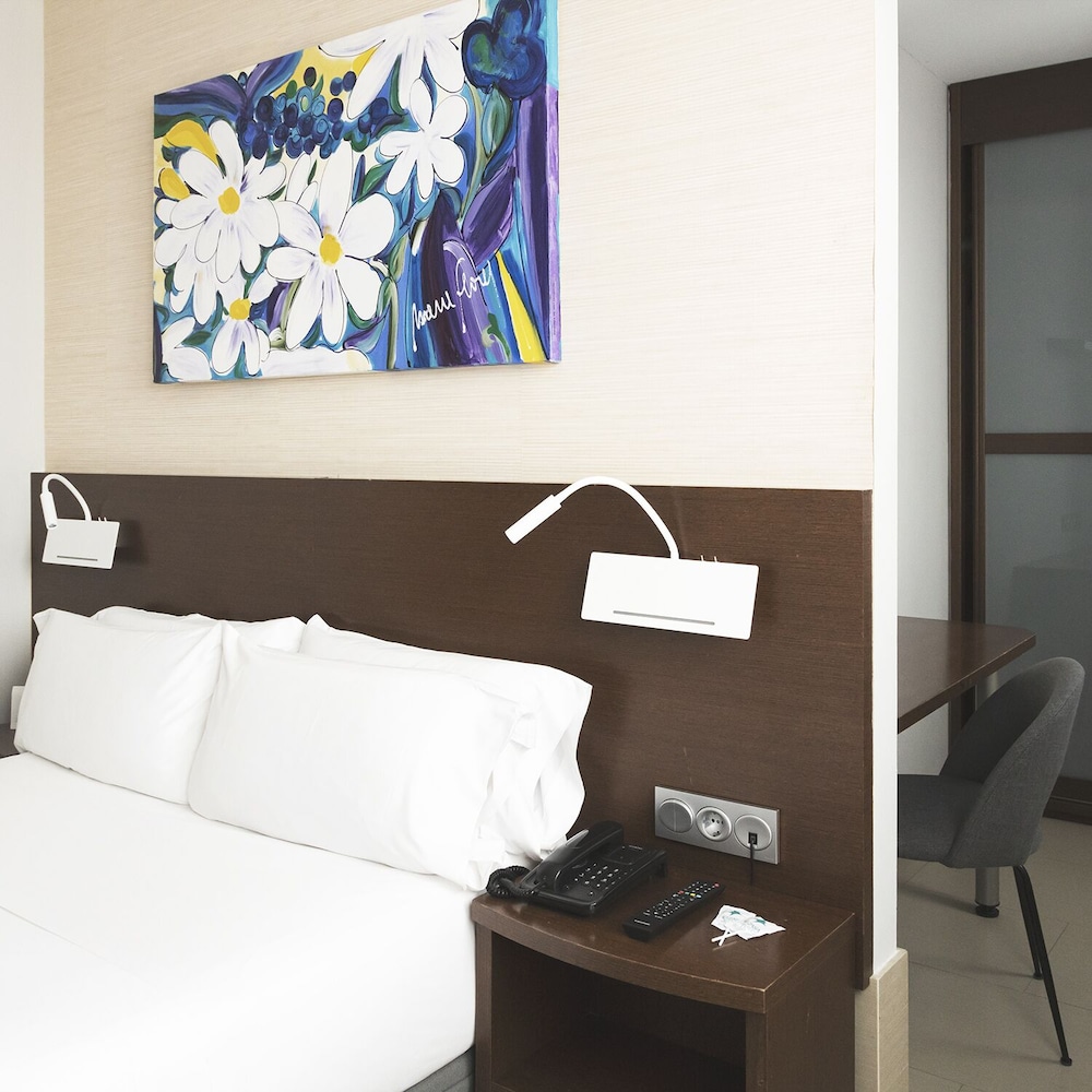 Double Room Single Use - Photo 10