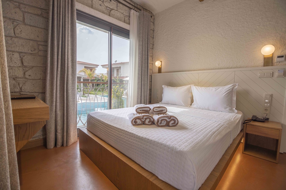 Deluxe Room - Photo 8