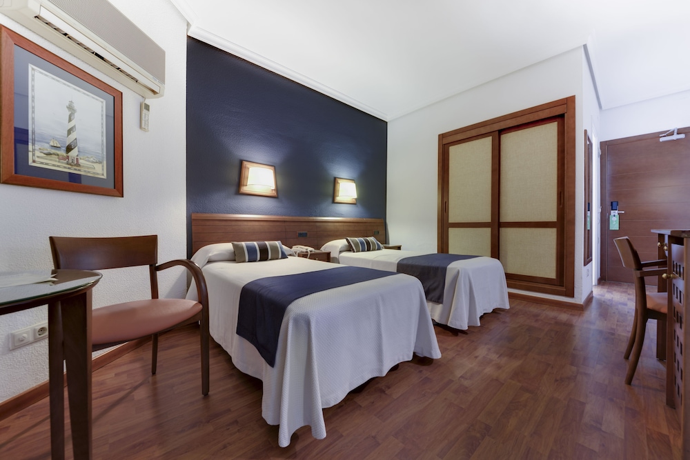 Double or Twin Room - Photo 1