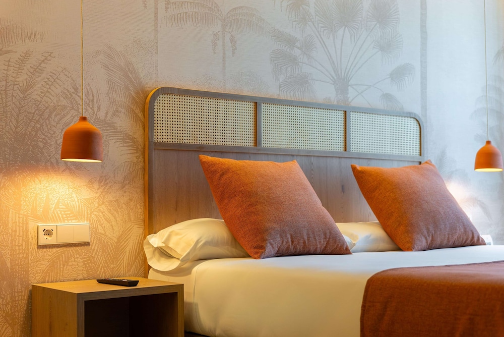 Deluxe Single Room (1 Adult) photo 3