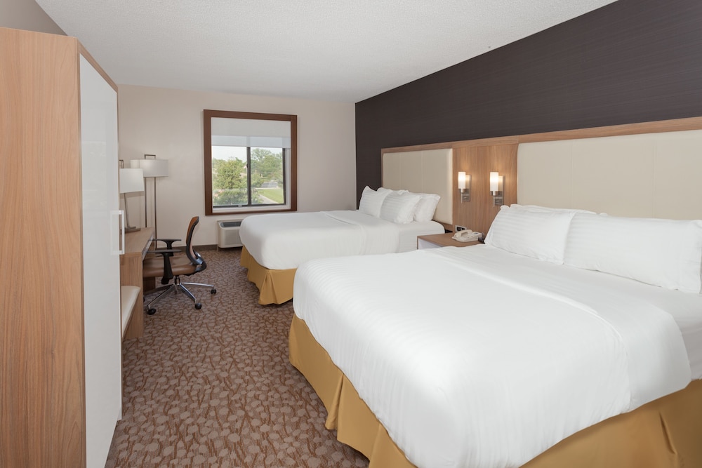 Suite, 2 Queen Beds - Photo 1