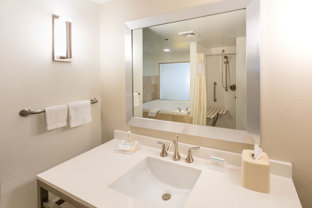 Suite, Accessible - Photo 2