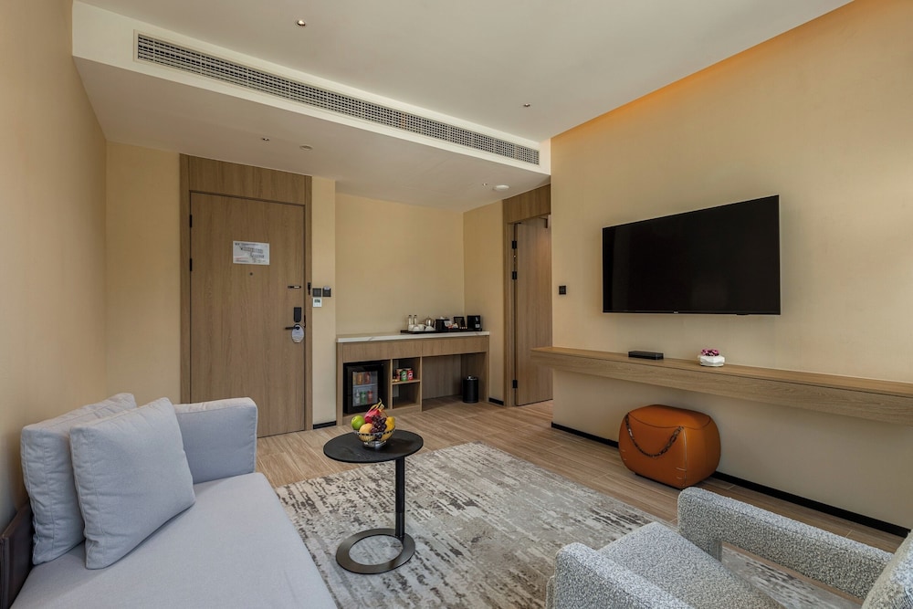 One Bedroom Suite - Photo 5