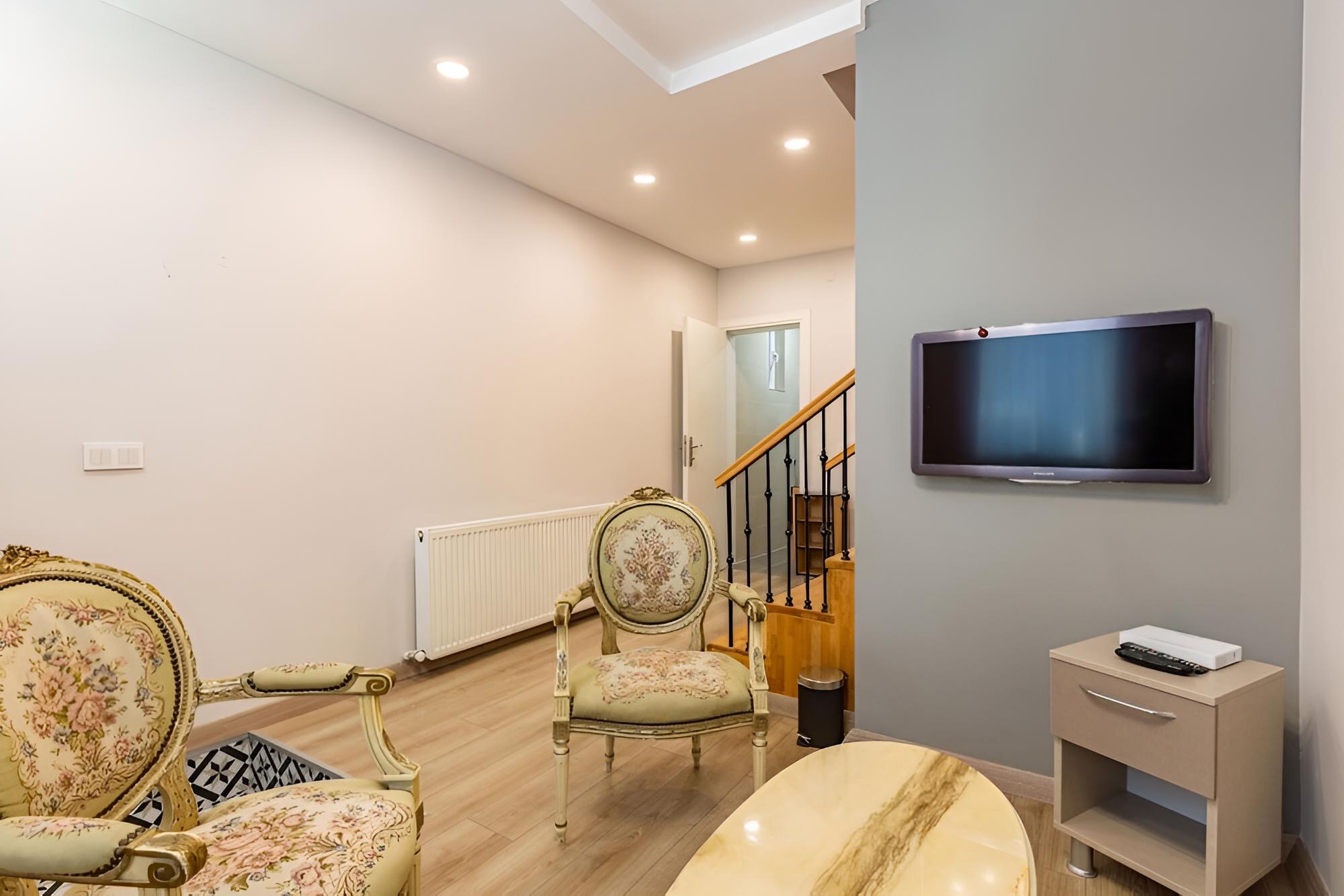 Villa photo 1