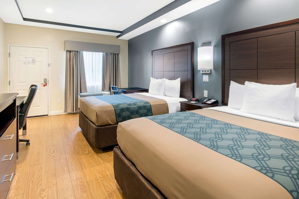 Standard Room, 2 Queen Beds, Non Smoking