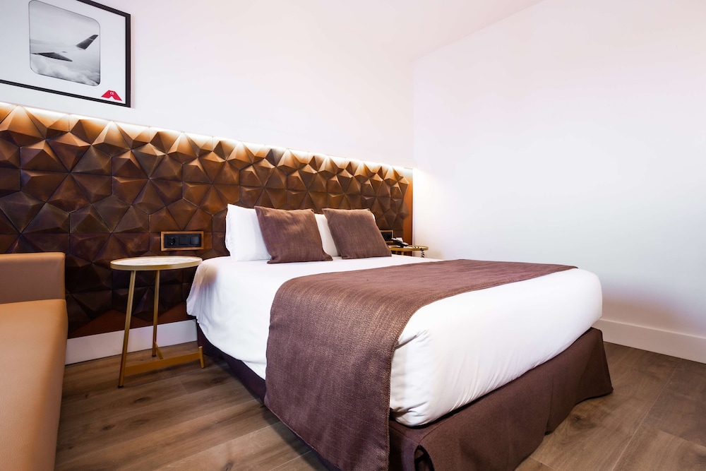 Standard Room, 1 Double Bed, Non Smoking photo 2