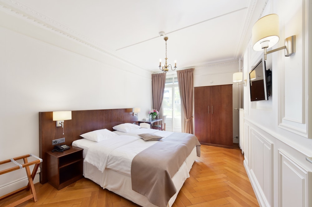 Double or Twin Room photo 1