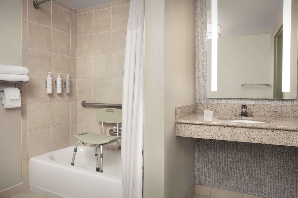 King Accessible/Tub - Photo 8