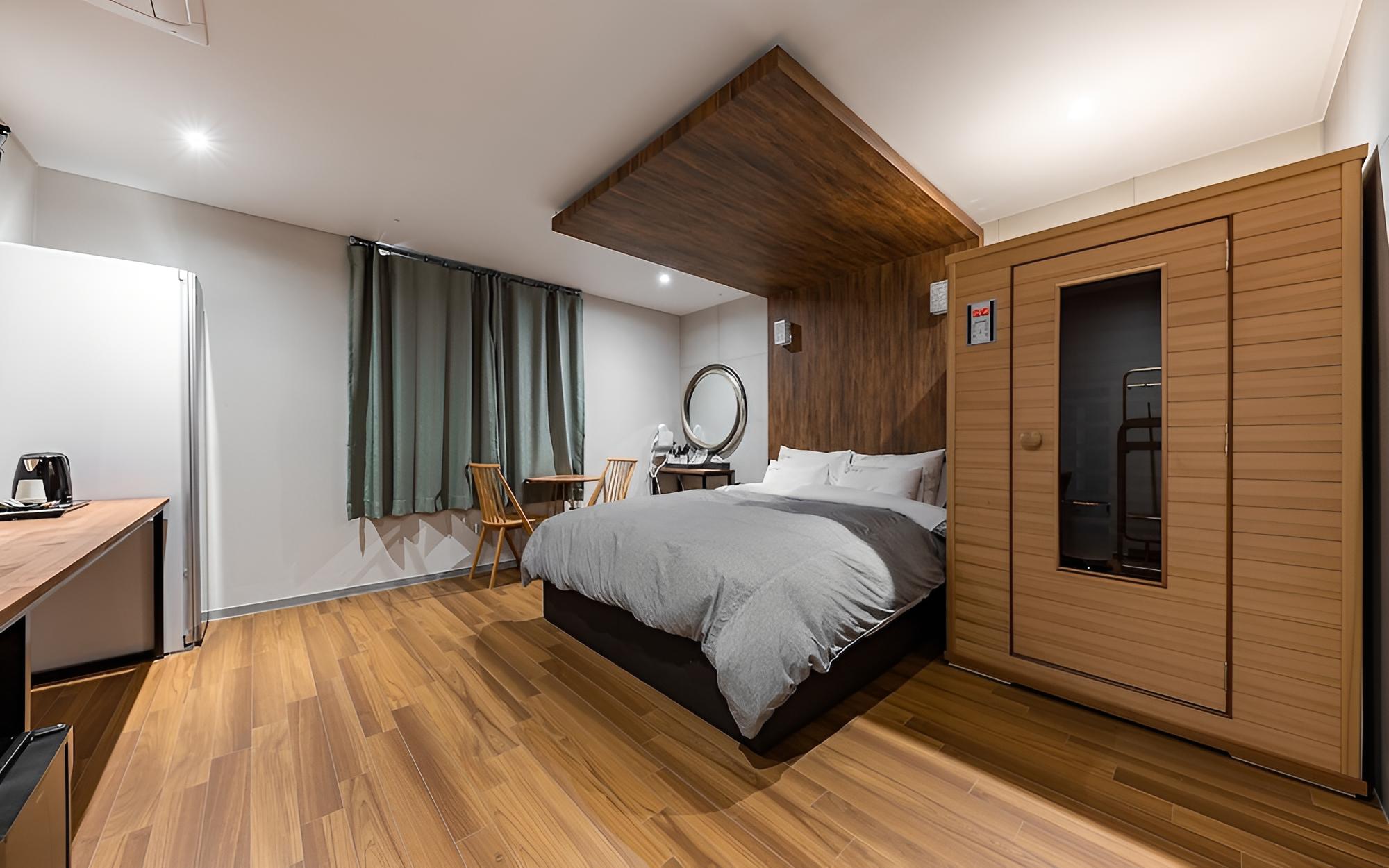 Room (Sauna room (dry sauna styler Netflix ) photo 1