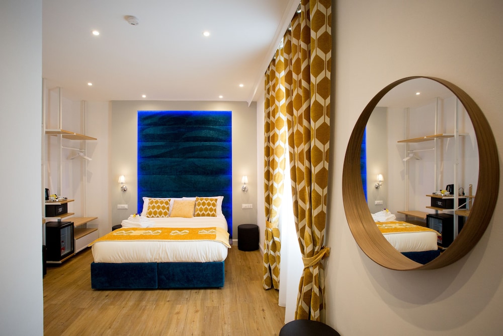 Superior Room (Queen) (Via Napoli 45) photo 2