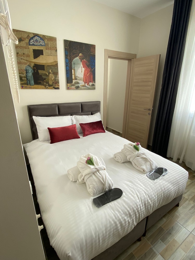 Deluxe Suite photo 1