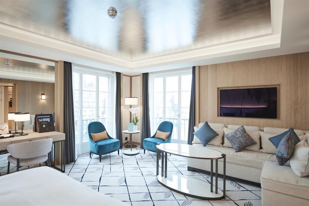 Riverside Panorama Corner Room - Photo 2