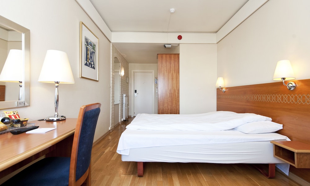 Standard Room, 1 Queen Bed, Non Smoking photo 1