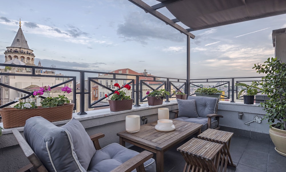Tower Suite photo 3