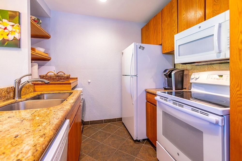Condo, 2 Bedrooms photo 3