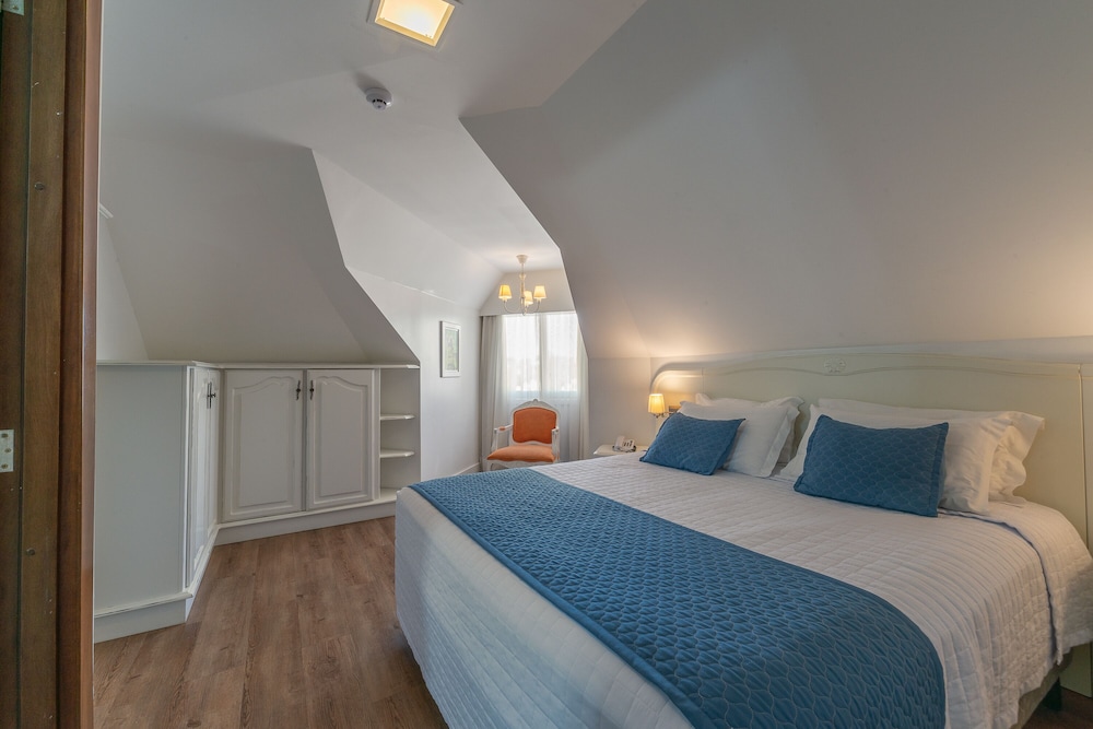 Superior Suite, Jetted Tub