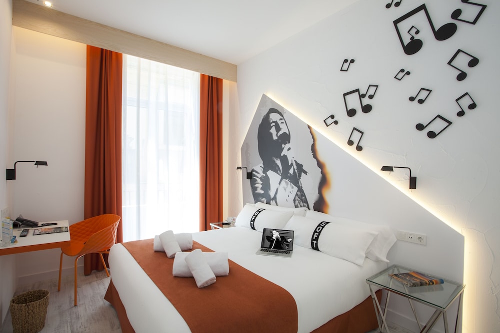 Double Room - Photo 20