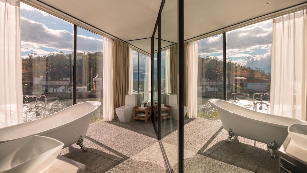 Luxury Suite, Multiple Beds, Non Smoking photo 2