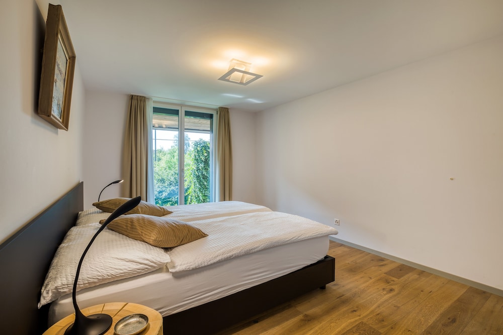 Comfort Suite, 1 King Bed with Sofa bed, Mountain View
