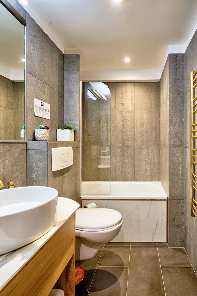 Duplex, 2 Bedrooms, Terrace, City View photo 3