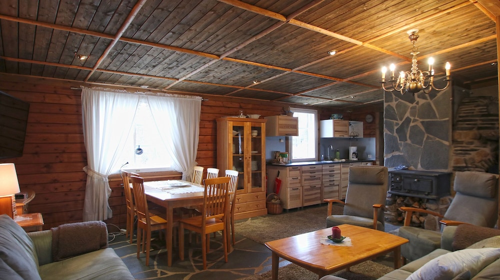 Cabin photo 2