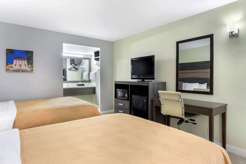 Room, 2 Double Beds, Accessible, Non Smoking - Photo 2